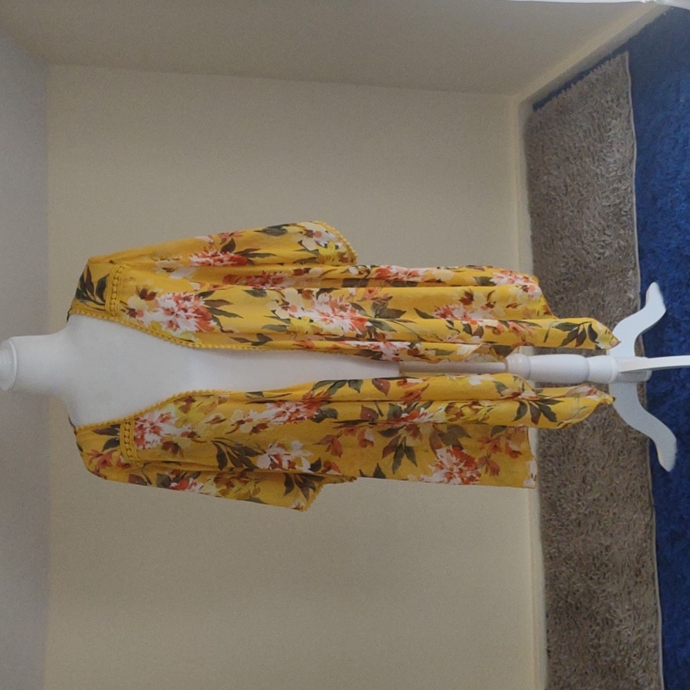 Emory Park summery semi-sheer golden layering piece Gold/floral Size 2X